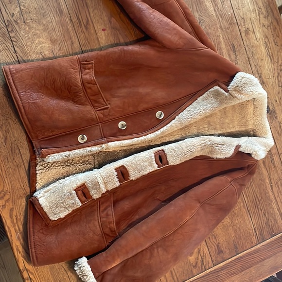 Jackets & Blazers - Beautiful Sherpa lined leather jacket with buttons and pockets!